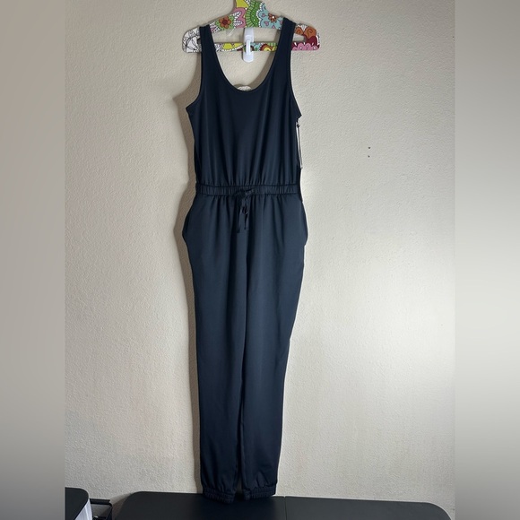 Girlfriend Collective scoop necked black jumper with pockets size XS NWT - Picture 2 of 7